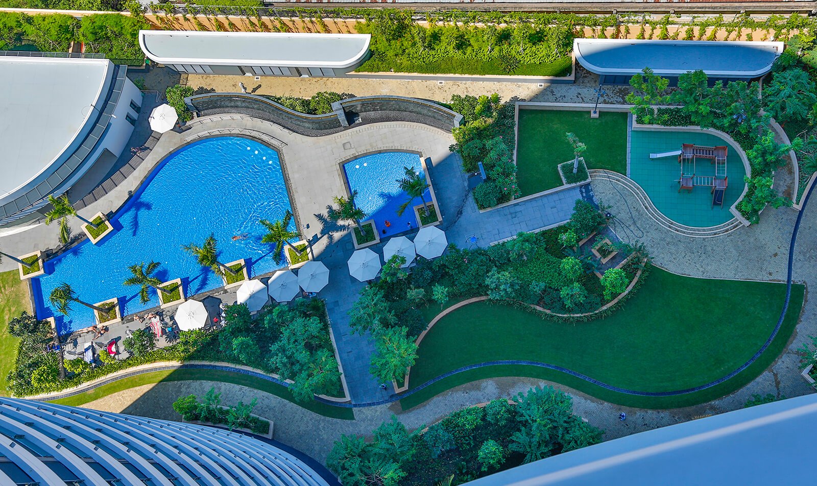 Ảnh thực tế khuôn viên và hồ bơi City Garden, nguồn Batdongsan.com.vn năm 2021